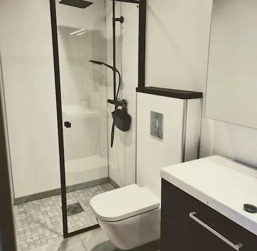 Lägenhet Cosy Close To Gondola And Town Center *